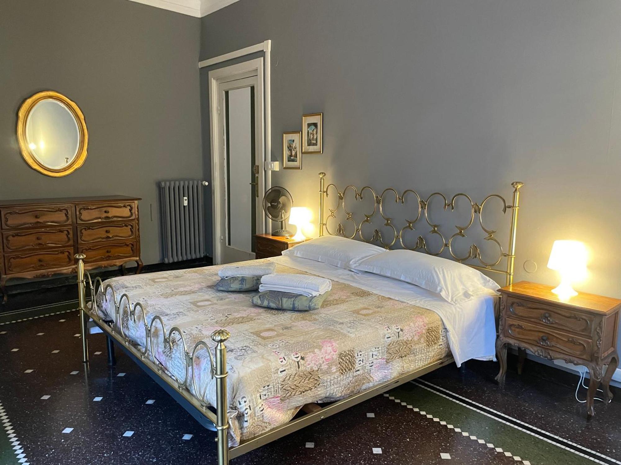 Gastaldi Rooms - Old Style Genoa Bagian luar foto