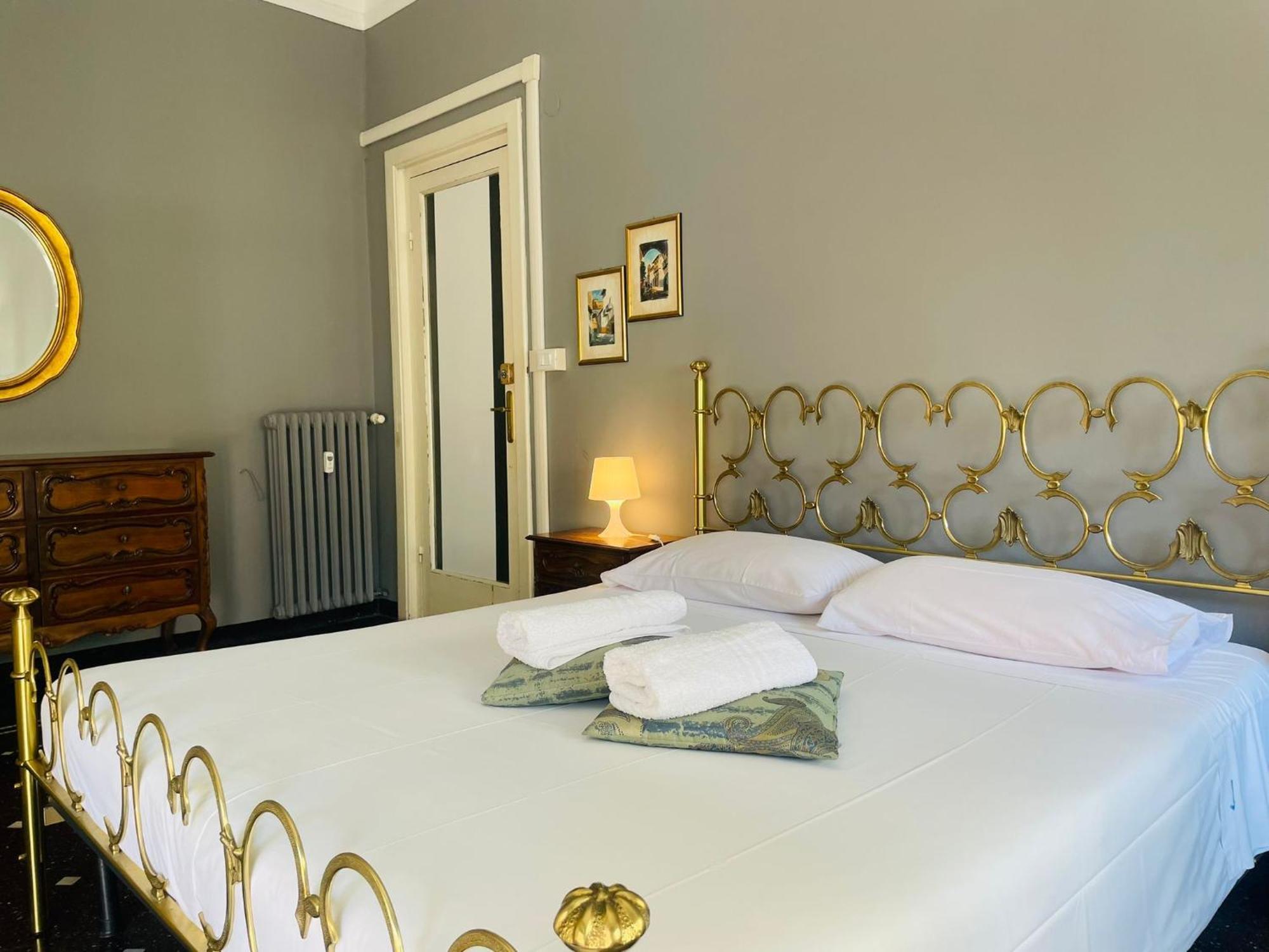Gastaldi Rooms - Old Style Genoa Bagian luar foto